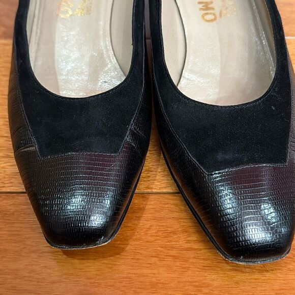 SALVATORE FERRAGAMO Black Suede  and Leather Square Toe Heels Pumps Sz 8 - Picture 2 of 10
